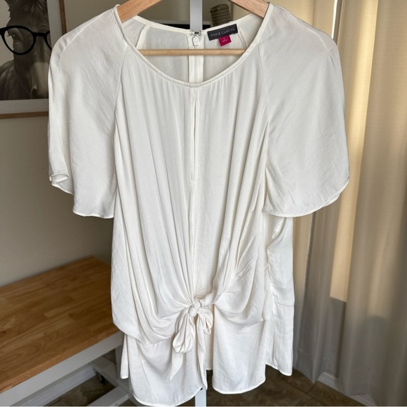 Vince Camuto Women’s Blouse Size L White Sheer Flowy Front Tie Keyhole Zip - Picture 2 of 8